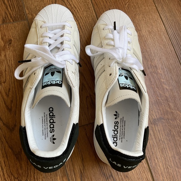 NWOB adidas superstar La marque aux 3 bandes mens shoes 11.5 US . New - Picture 6 of 12